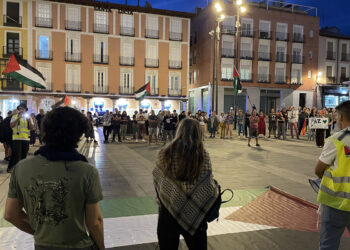 Cerca de doscientas personas se manifiestan en Guadalajara en apoyo a Palestina y conectan su lucha con el derecho a la vivienda