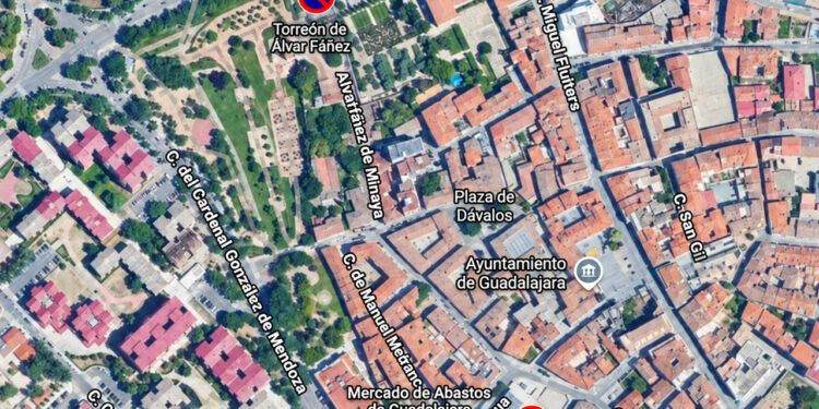 Cerrados al aparcamiento la campa del Mercado de Abastos y el Torreón de Alvar Fáñez los días 23 y 24 de octubre