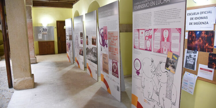 Cifuentes rescata la memoria de las mujeres en la Transición con una exposición histórica en el Centro Cultural San Francisco Cifuentes rescata la memoria de las mujeres en la Transición con una exposición histórica en el Centro Cultural San Francisco