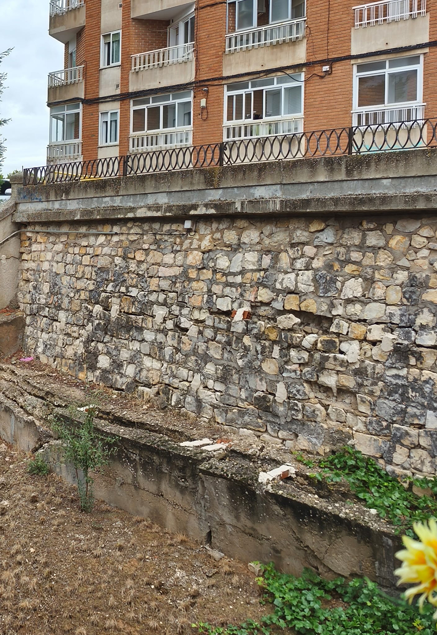 Cuenca en Marcha exige una fecha para reparar el muro de Casablanca ante el empeoramiento de su estado Cuenca en Marcha exige una fecha para reparar el muro de Casablanca ante el empeoramiento de su estado