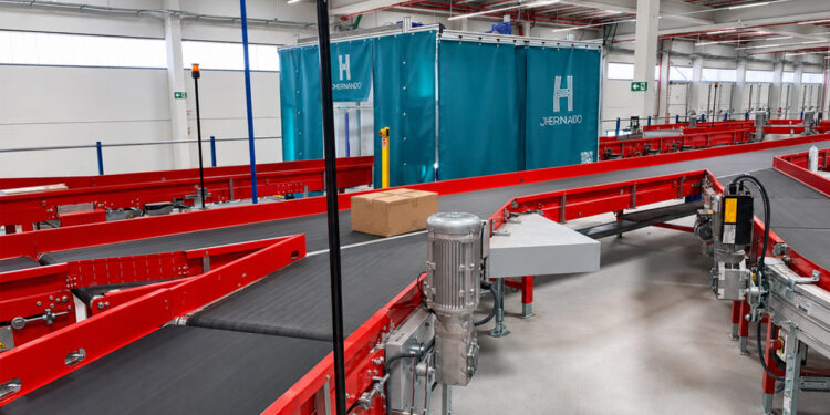 De mover palés a programar robots: la revolución técnica de las naves del Corredor del Henares De mover palés a programar robots: la revolución técnica de las naves del Corredor del Henares