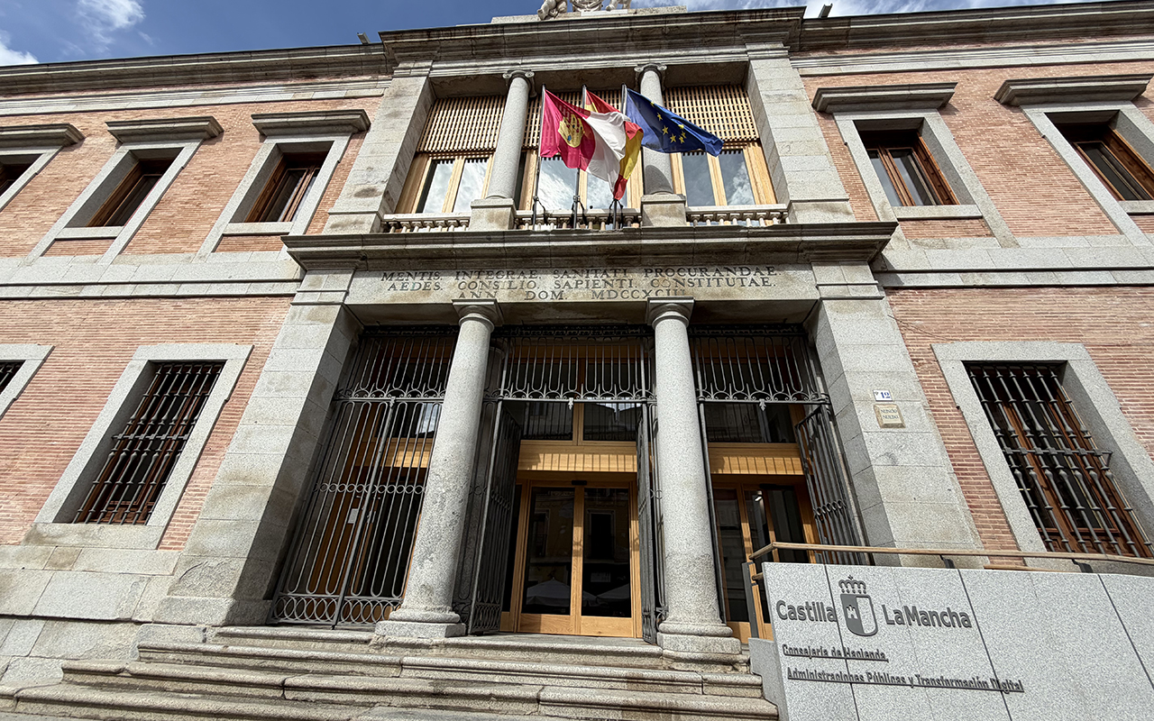 Diez medallas y placas de Protección Civil reconocen la labor de emergencia en Cuenca y Guadalajara Diez medallas y placas de Protección Civil reconocen la labor de emergencia en Cuenca y Guadalajara
