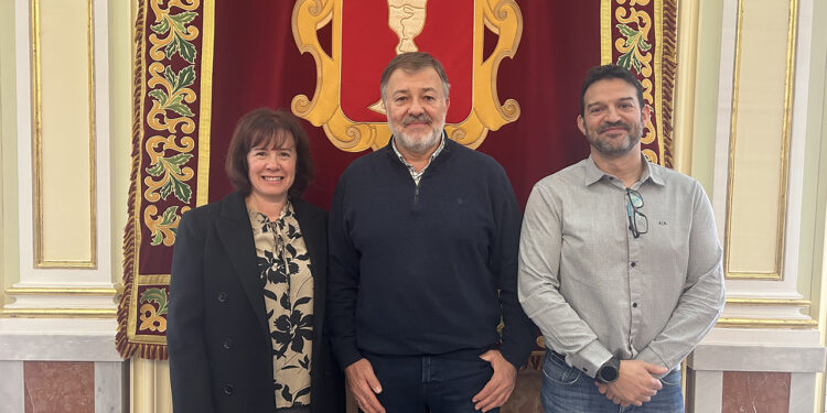 Dolz traslada el apoyo del Ayuntamiento de Cuenca al I Congreso de Seguridad Integral de Castilla-La Mancha
