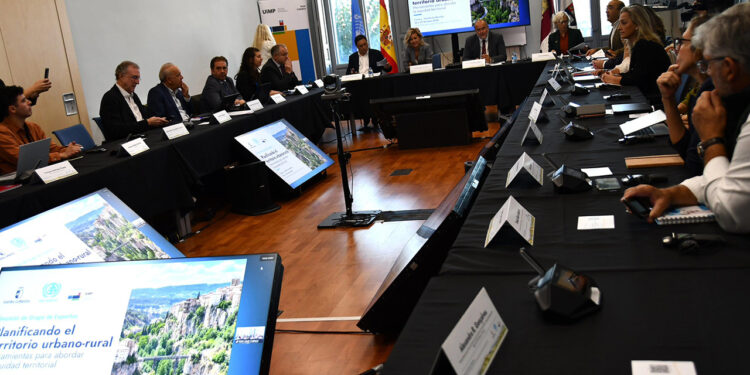 El Estatuto del Pequeño Municipio de la región adaptará la normativa a la realidad urbanística y administrativa del medio rural El Estatuto del Pequeño Municipio de la región adaptará la normativa a la realidad urbanística y administrativa del medio rural