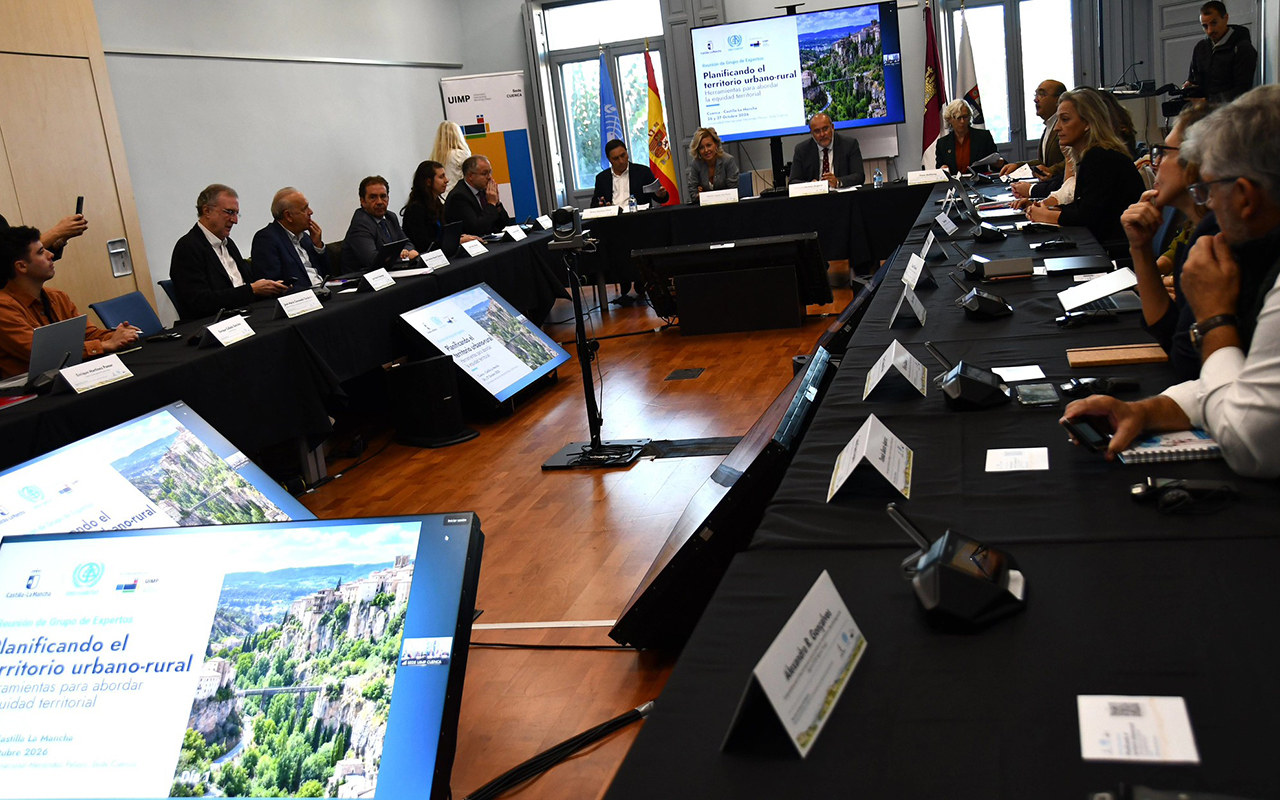 El Estatuto del Pequeño Municipio de la región adaptará la normativa a la realidad urbanística y administrativa del medio rural El Estatuto del Pequeño Municipio de la región adaptará la normativa a la realidad urbanística y administrativa del medio rural