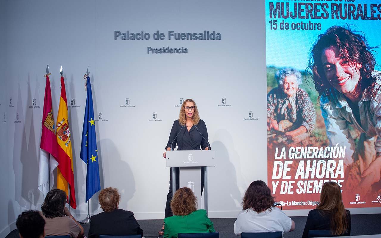 El Gobierno regional premia el talento femenino de Las Pedroñeras y El Pozo en el Día de las Mujeres Rurales El Gobierno regional premia el talento femenino de Las Pedroñeras y El Pozo en el Día de las Mujeres Rurales