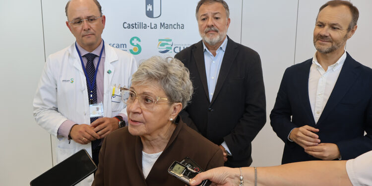 El Hospital Universitario de Cuenca acoge una jornada sobre ayudas a la investigación oncológica con la AECC El Hospital Universitario de Cuenca acoge una jornada sobre ayudas a la investigación oncológica con la AECC