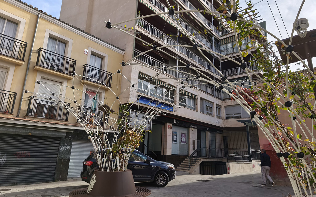 El PSOE censura a Guarinos “por las inservibles corolas bioclimáticas, que ni sombra, ni autogestión” El PSOE censura a Guarinos “por las inservibles corolas bioclimáticas, que ni sombra, ni autogestión”
