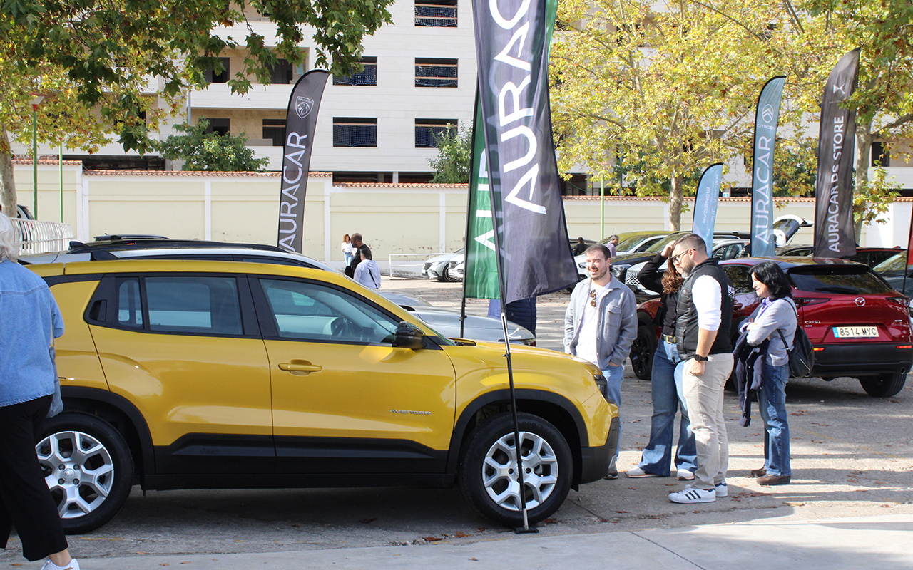 El Salón del Vehículo de Ocasión abre este viernes en La Hípica con 150 coches rebajados y el reto de superar los dos millones en ventas El Salón del Vehículo de Ocasión abre este viernes en La Hípica con 150 coches rebajados y el reto de superar los dos millones en ventas