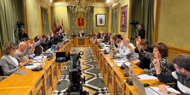 El polideportivo El Sargal pasará a llamarse Isidoro Gómez Cavero en reconocimiento a su labor en el mundo deportivo y el balonmano El polideportivo El Sargal pasará a llamarse Isidoro Gómez Cavero en reconocimiento a su labor en el mundo deportivo y el balonmano