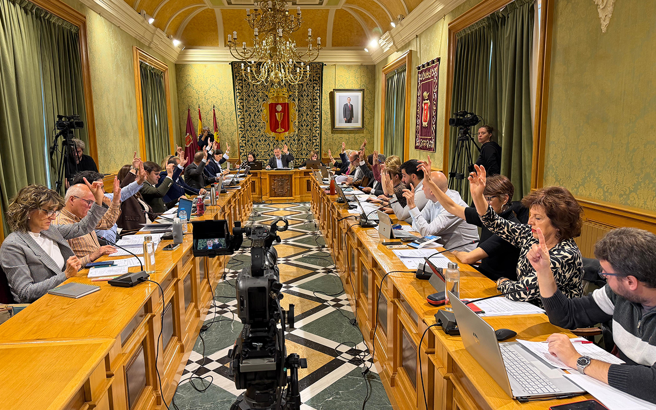 El polideportivo El Sargal pasará a llamarse Isidoro Gómez Cavero en reconocimiento a su labor en el mundo deportivo y el balonmano El polideportivo El Sargal pasará a llamarse Isidoro Gómez Cavero en reconocimiento a su labor en el mundo deportivo y el balonmano