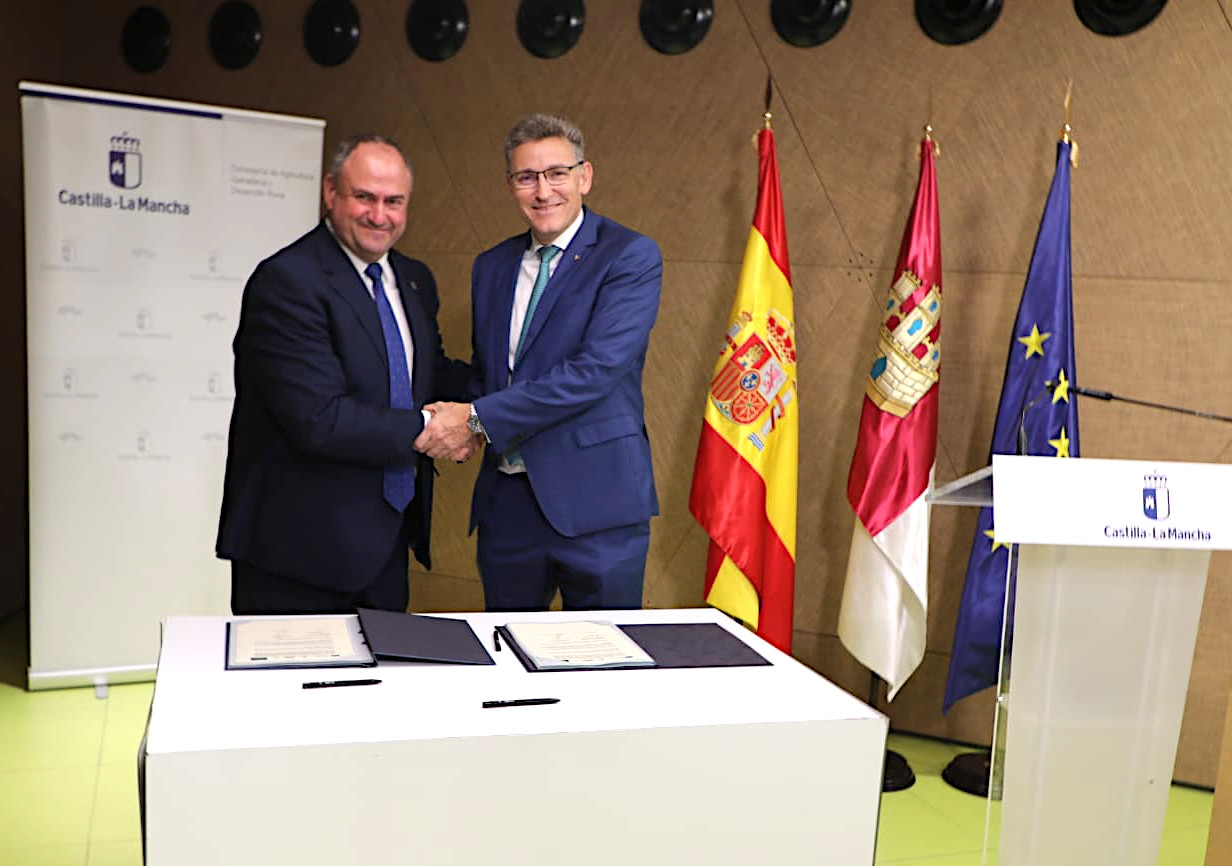 Eurocaja Rural refuerza su compromiso con el sector primario mediante un acuerdo estratégico con la Junta Eurocaja Rural refuerza su compromiso con el sector primario mediante un acuerdo estratégico con la Junta