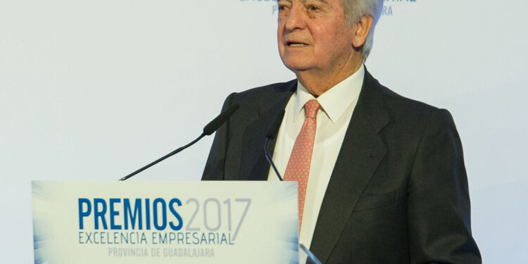 Fallece Agustín de Grandes, presidente de CEOE-CEPYME Guadalajara durante 17 años y exalcalde de la capital