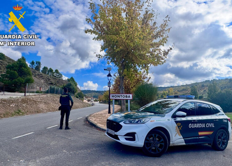 Detenido en Hontoba tras atracar con un cuchillo una sucursal bancaria de Pioz y llevarse 8.500 euros