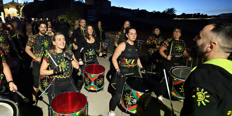 Batucada. Sambas Colgadas en la noche de Jábaga Batucada. Sambas Colgadas en la noche de Jábaga