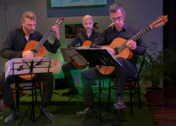 Iberian Guitar Trio regresa a La Casa del Guitarrista de Cuenca con baile y percusión para solo 35 personas