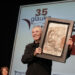 Joan Manuel Serrat recibe el Premio Glauka en Cuenca en el 35 aniversario de las Amigas de la Lectura Joan Manuel Serrat recibe el Premio Glauka en Cuenca en el 35 aniversario de las Amigas de la Lectura