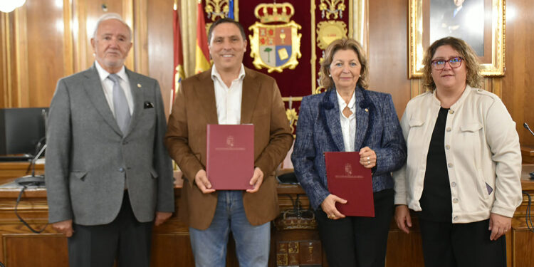La Diputación de Cuenca destina 35.000 euros a Cruz Roja para reforzar el voluntariado en nueve asambleas de la provincia La Diputación de Cuenca destina 35.000 euros a Cruz Roja para reforzar el voluntariado en nueve asambleas de la provincia