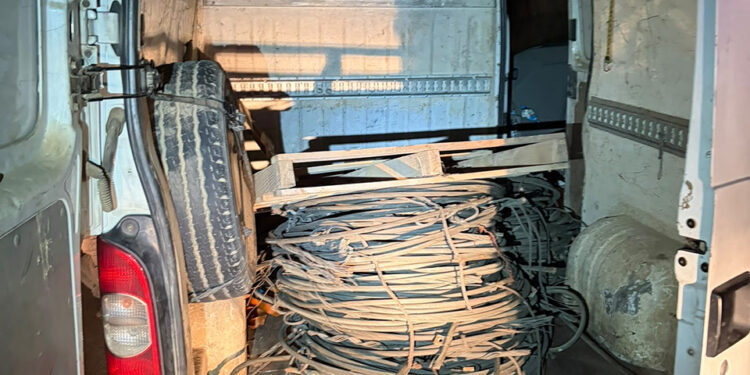 La Guardia Civil intercepta en Baides a dos hombres con cable ferroviario valorado en 8.000 euros La Guardia Civil intercepta en Baides a dos hombres con cable ferroviario valorado en 8.000 euros
