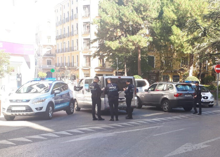 La Policía Local de Cuenca intensifica los controles sobre las distracciones al volante durante toda la semana