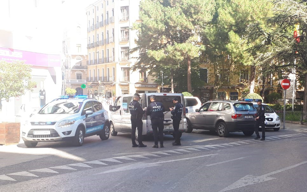 La Policía Local de Cuenca intensifica los controles sobre las distracciones al volante durante toda la semana La Policía Local de Cuenca intensifica los controles sobre las distracciones al volante durante toda la semana