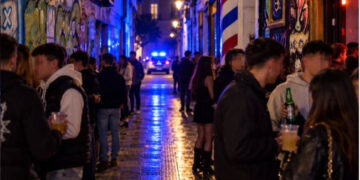 La Policía Local de Cuenca propone para sanción a un establecimiento de la calle Doctor Galíndez por rebasar el horario de cierre