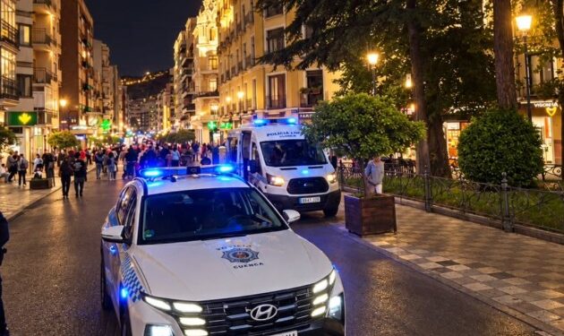 La Policía Local de Cuenca realiza 15 intervenciones en una noche y eleva a cuatro los locales denunciados por exceder el horario La Policía Local de Cuenca realiza 15 intervenciones en una noche y eleva a cuatro los locales denunciados por exceder el horario
