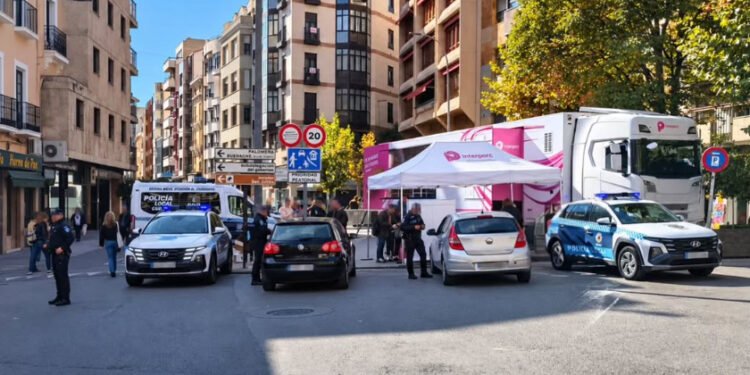 La Policía Local de Cuenca tramita nueve denuncias en controles de tráfico, dos de ellas por usar el móvil al volante La Policía Local de Cuenca tramita nueve denuncias en controles de tráfico, dos de ellas por usar el móvil al volante