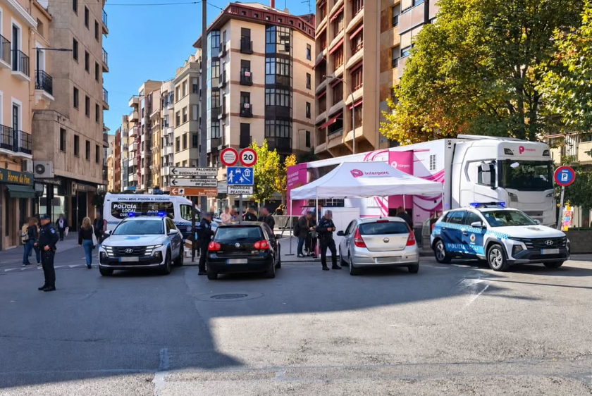 La Policía Local de Cuenca tramita nueve denuncias en controles de tráfico, dos de ellas por usar el móvil al volante La Policía Local de Cuenca tramita nueve denuncias en controles de tráfico, dos de ellas por usar el móvil al volante