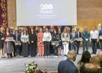 La Policía Nacional premia al Ayuntamiento de Guadalajara y fija para noviembre su carrera solidaria