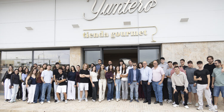 La UCLM y la DO La Mancha analizan la importancia del vino como motor de desarrollo rural La UCLM y la DO La Mancha analizan la importancia del vino como motor de desarrollo rural