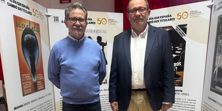La exposición ‘El día que España cambió sus titulares’ continúa en Cervera del Llano su recorrido por la provincia de Cuenca