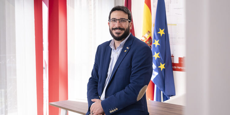 Miguel Óscar Aparicio renuncia a encabezar la lista del PSOE en Azuqueca para 2027