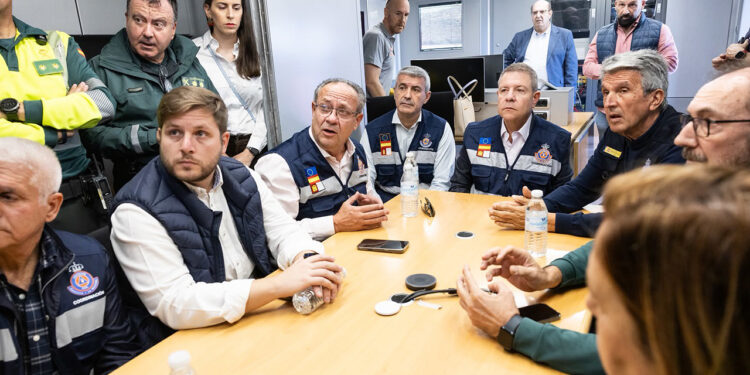 Page confirma la evacuación de todos los supervivientes en Urda mientras la UME trabaja para mover los convoyes