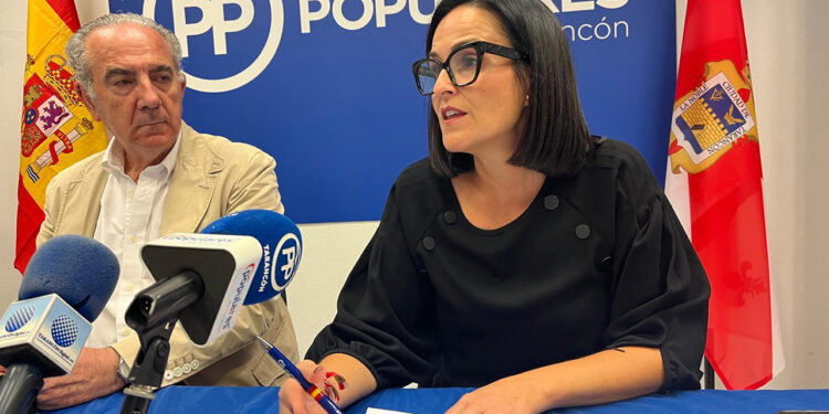 Raquel Oliver: “Carrizo es el candidato de Sánchez en Tarancón y cada voto que pida será para mantenerlo en La Moncloa”