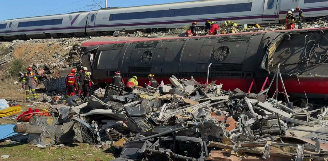 Renfe habilita trenes por vía convencional a Ciudad Real y Puertollano con hora y media más de viaje tras el accidente de Urda Renfe habilita trenes por vía convencional a Ciudad Real y Puertollano con hora y media más de viaje tras el accidente de Urda