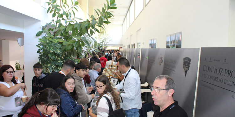 Siete productores conquenses abren mercado en el Teatro Auditorio José Luis Perales durante el congreso Culinaria Siete productores conquenses abren mercado en el Teatro Auditorio José Luis Perales durante el congreso Culinaria