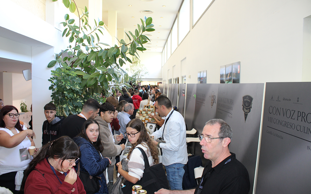 Siete productores conquenses abren mercado en el Teatro Auditorio José Luis Perales durante el congreso Culinaria Siete productores conquenses abren mercado en el Teatro Auditorio José Luis Perales durante el congreso Culinaria