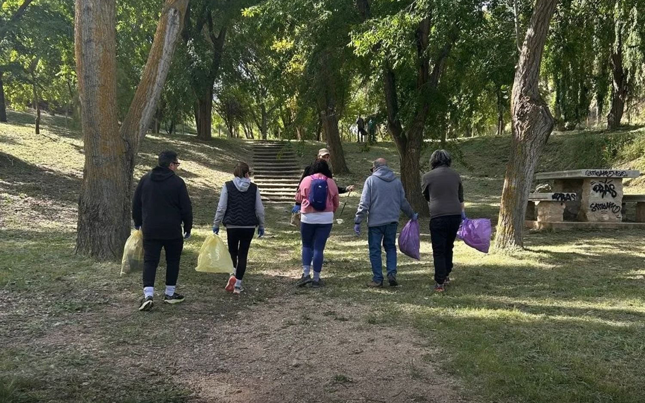 Tarancón convoca cuatro jornadas de voluntariado ambiental para retirar ‘basuraleza’ en La Hontanilla, Peña el Águila y La Cervalera Tarancón convoca cuatro jornadas de voluntariado ambiental para retirar ‘basuraleza’ en La Hontanilla, Peña el Águila y La Cervalera