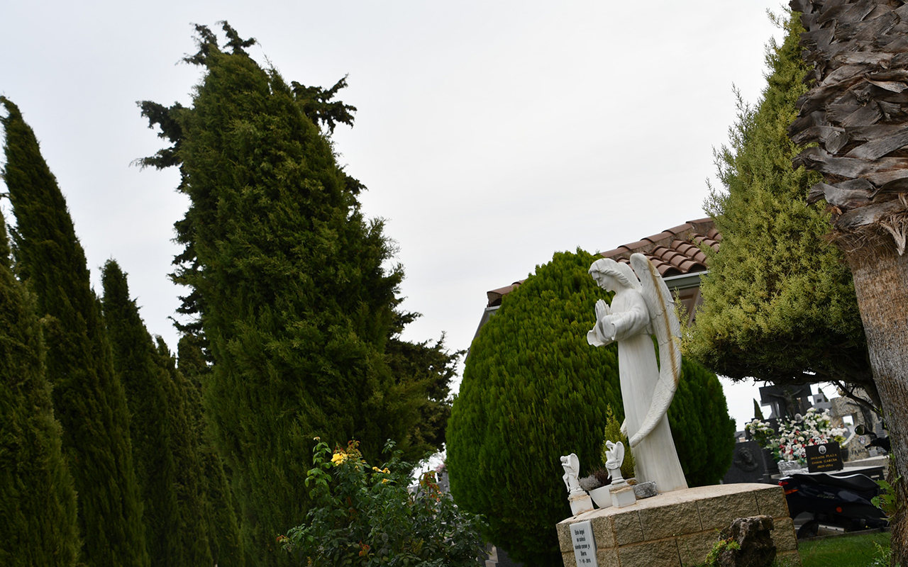 Tarancón reordena el tráfico y habilita sentidos únicos junto al cementerio de Santa Marina por Todos los Santos Tarancón reordena el tráfico y habilita sentidos únicos junto al cementerio de Santa Marina por Todos los Santos