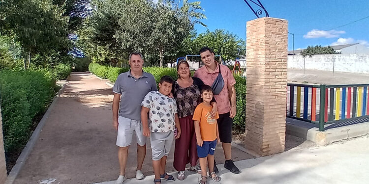 Tres nuevas familias se asientan en Valverde de Júcar, Olmedilla de Alarcón y Saelices a través del Proyecto Arraigo de la Diputación de Cuenca