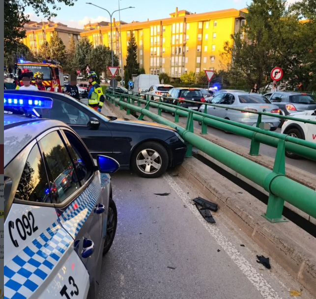 Un accidente en la avenida de las Fuerzas Armadas obliga a cortar el tráfico en Cuenca Un accidente en la avenida de las Fuerzas Armadas obliga a cortar el tráfico en Cuenca