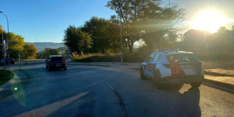 Un atropello junto al Hospital Universitario de Cuenca lleva a la Policía Local a alertar sobre corredores en mitad de la calzada
