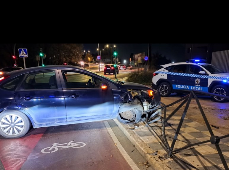 Una salida de vía en la avenida de la Policía Nacional eleva a cuatro los accidentes de tráfico esta semana en Cuenca Una salida de vía en la avenida de la Policía Nacional eleva a cuatro los accidentes de tráfico esta semana en Cuenca
